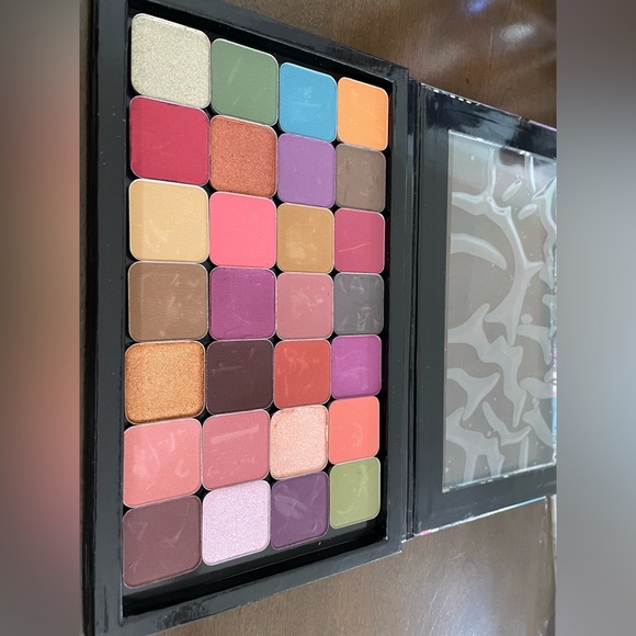 MAKEUP geek ( DISCONTINUED) eyeshadows palette - Picture 4 of 6